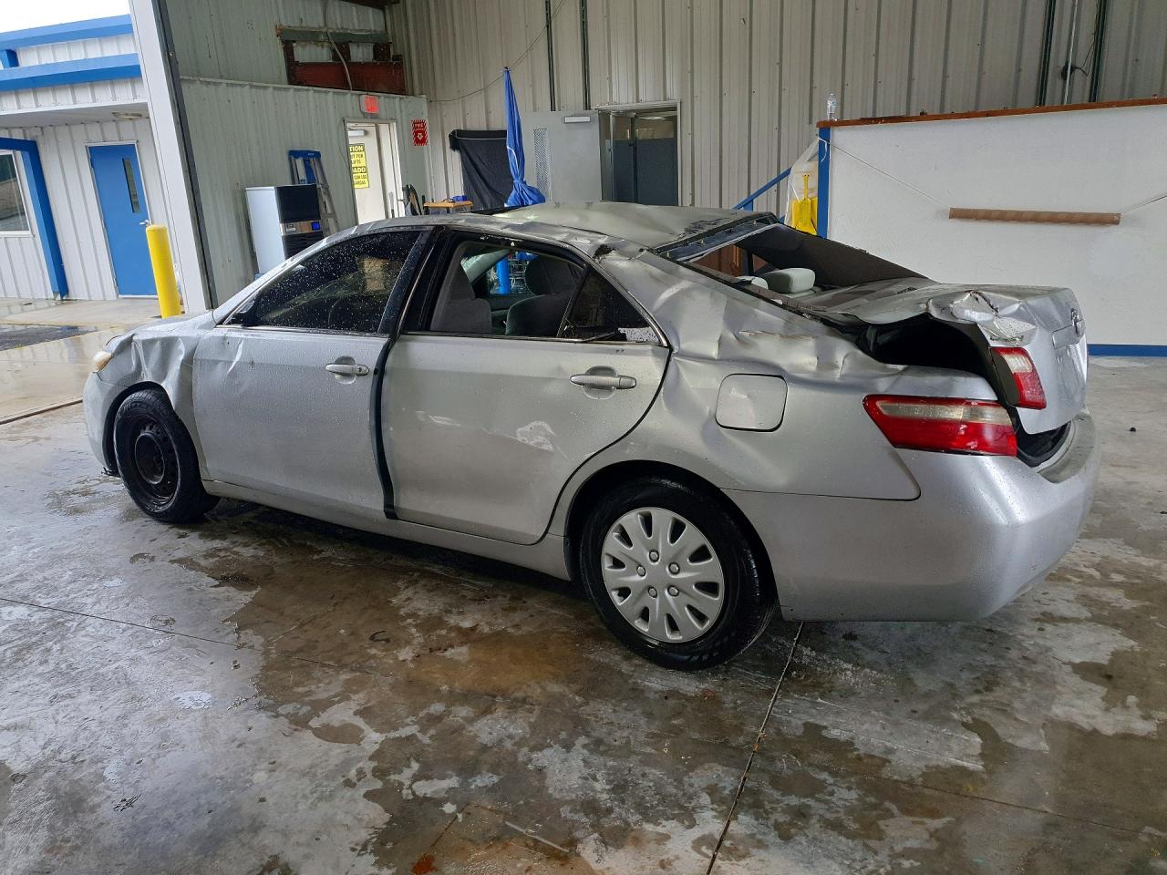 2007 TOYOTA CAMRY LE photo 2