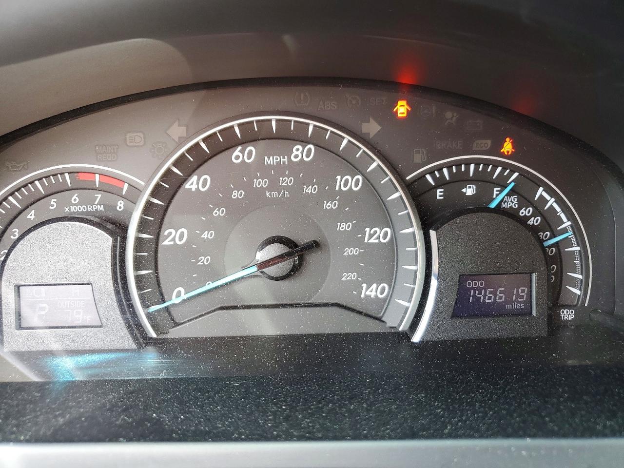 2014 TOYOTA CAMRY LE photo 25