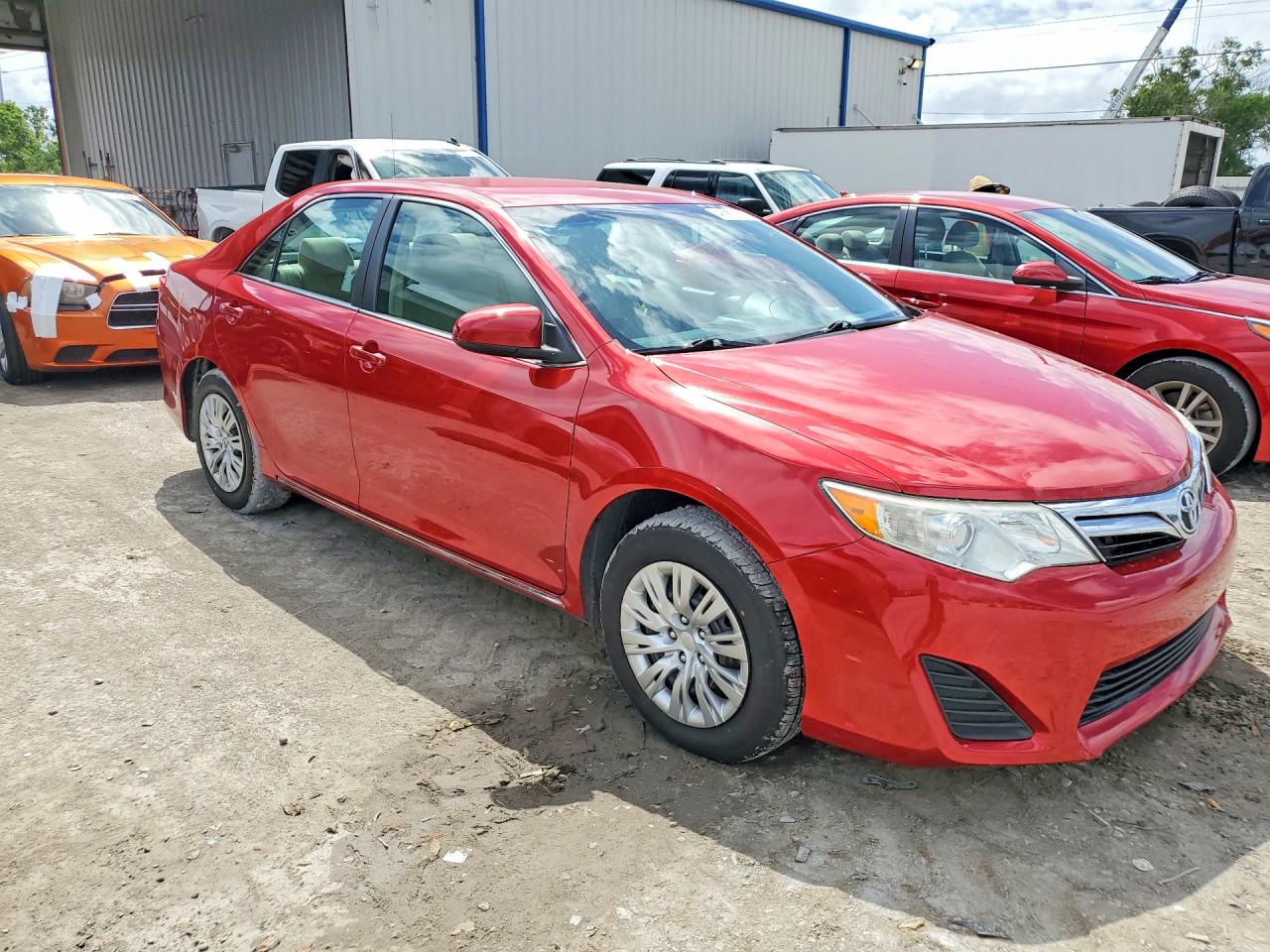 2014 TOYOTA CAMRY LE photo 10