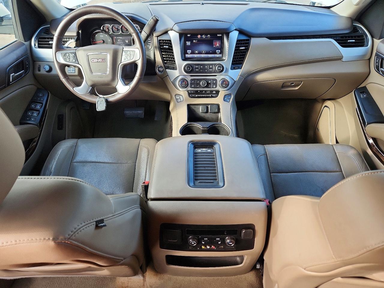 2015 GMC YUKON XL C1500 SLT photo 8
