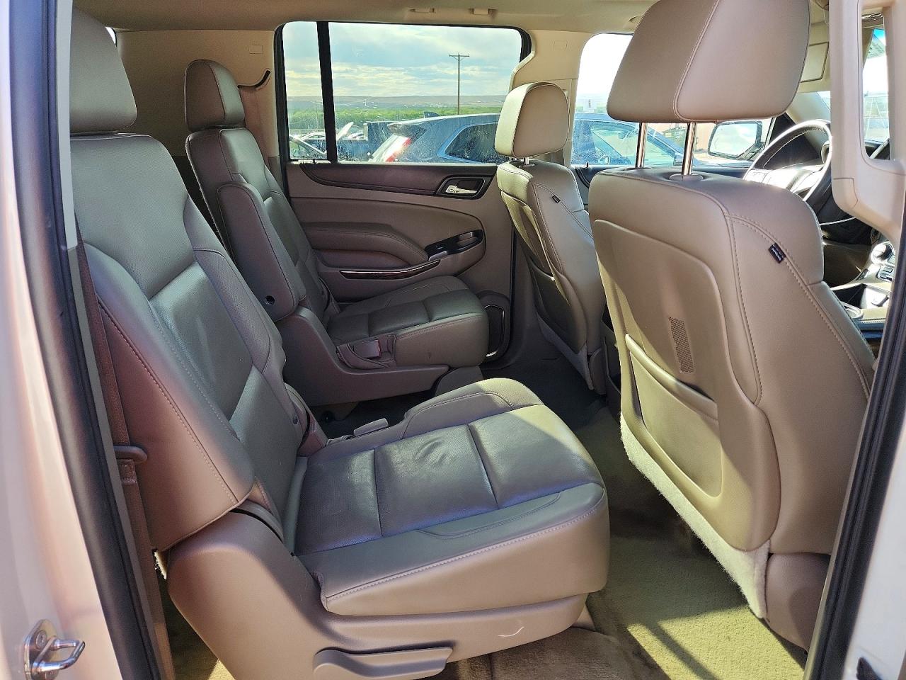 2015 GMC YUKON XL C1500 SLT photo 11