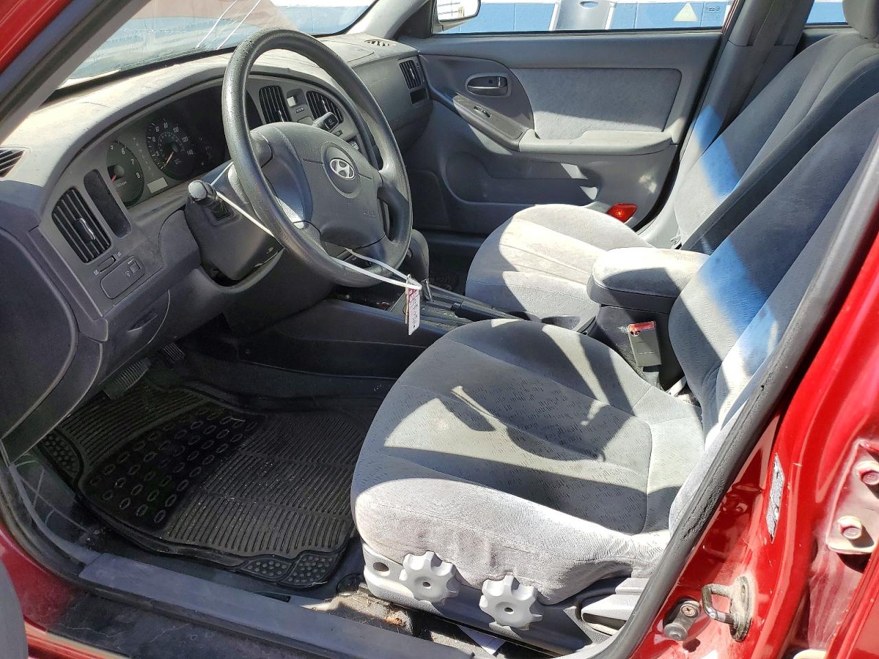 2004 HYUNDAI ELANTRA GLS photo 13