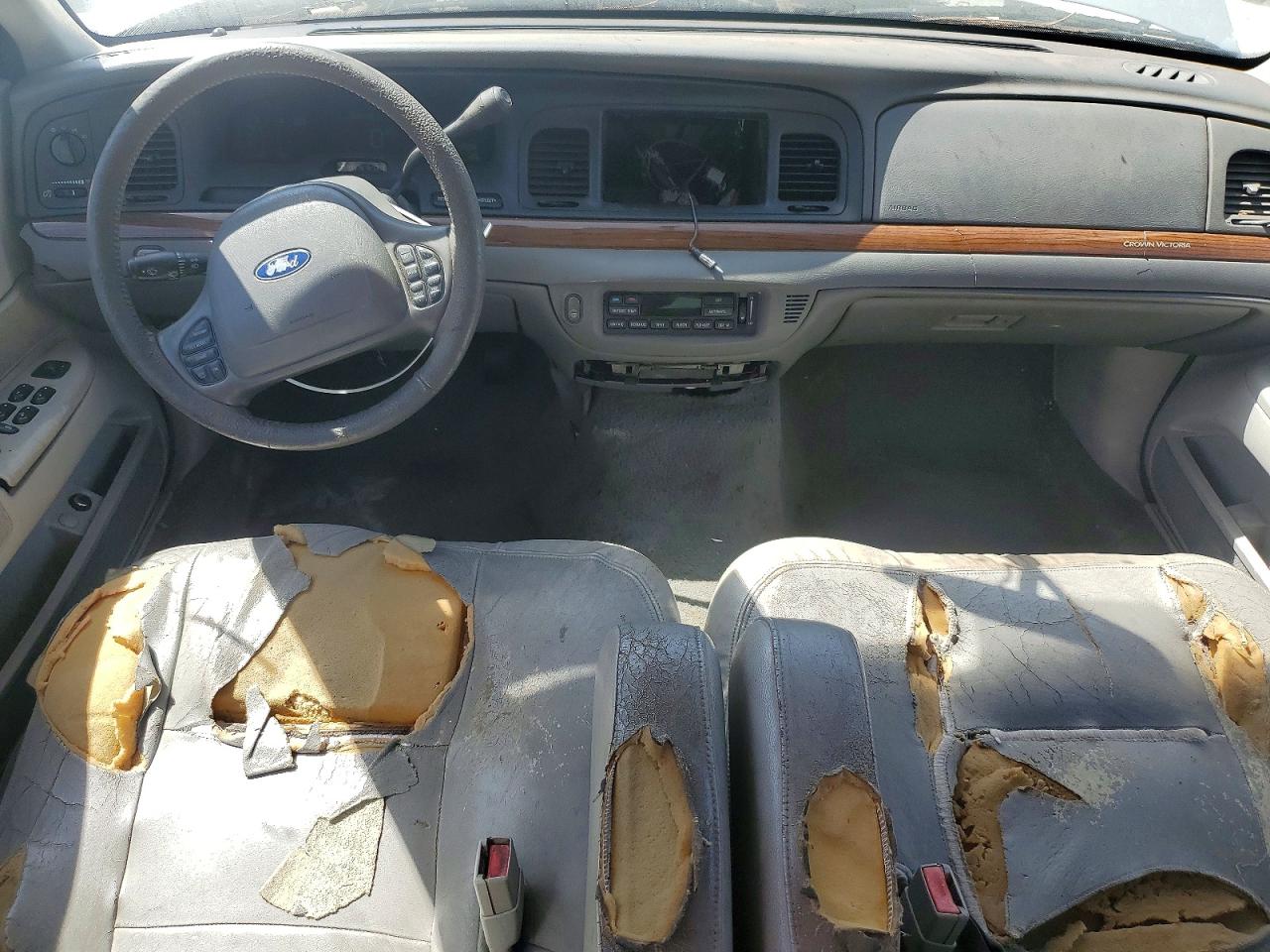 2004 FORD CROWN VICTORIA LX photo 22