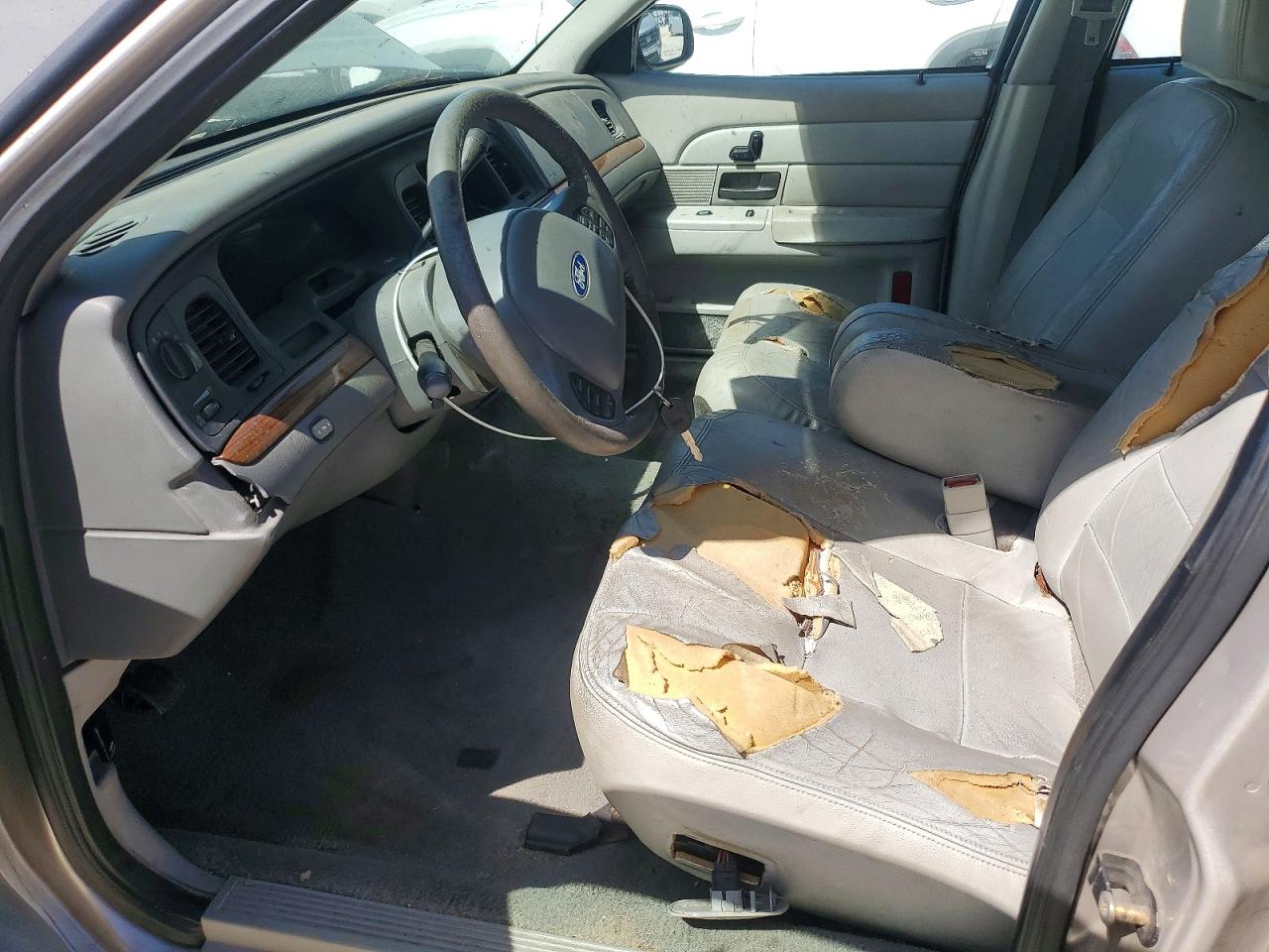 2004 FORD CROWN VICTORIA LX photo 19