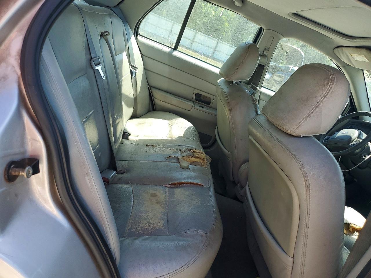 2004 FORD CROWN VICTORIA LX photo 28