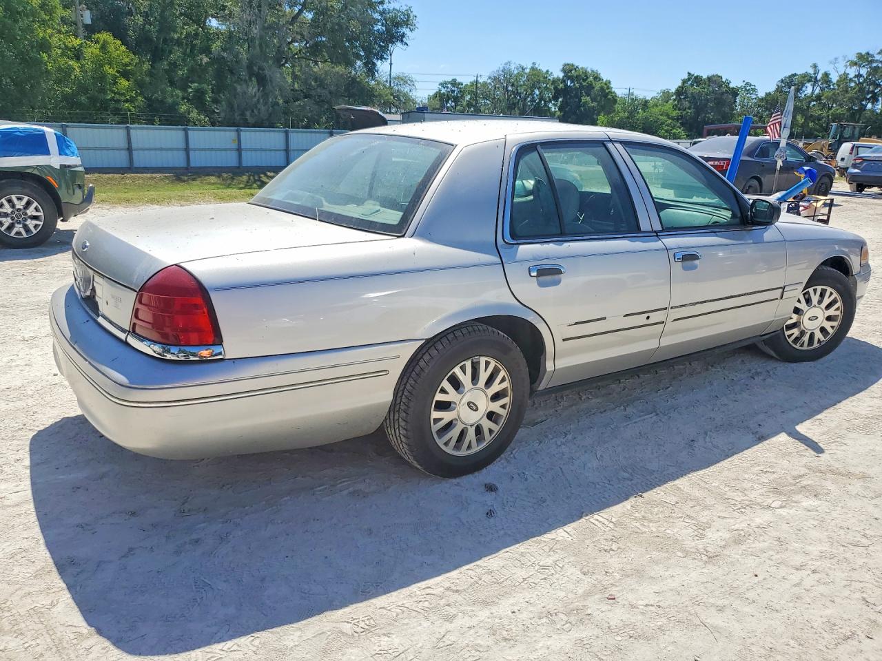 2004 FORD CROWN VICTORIA LX photo 7
