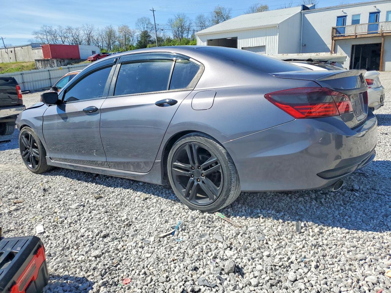 2017 HONDA ACCORD SPORT photo 4