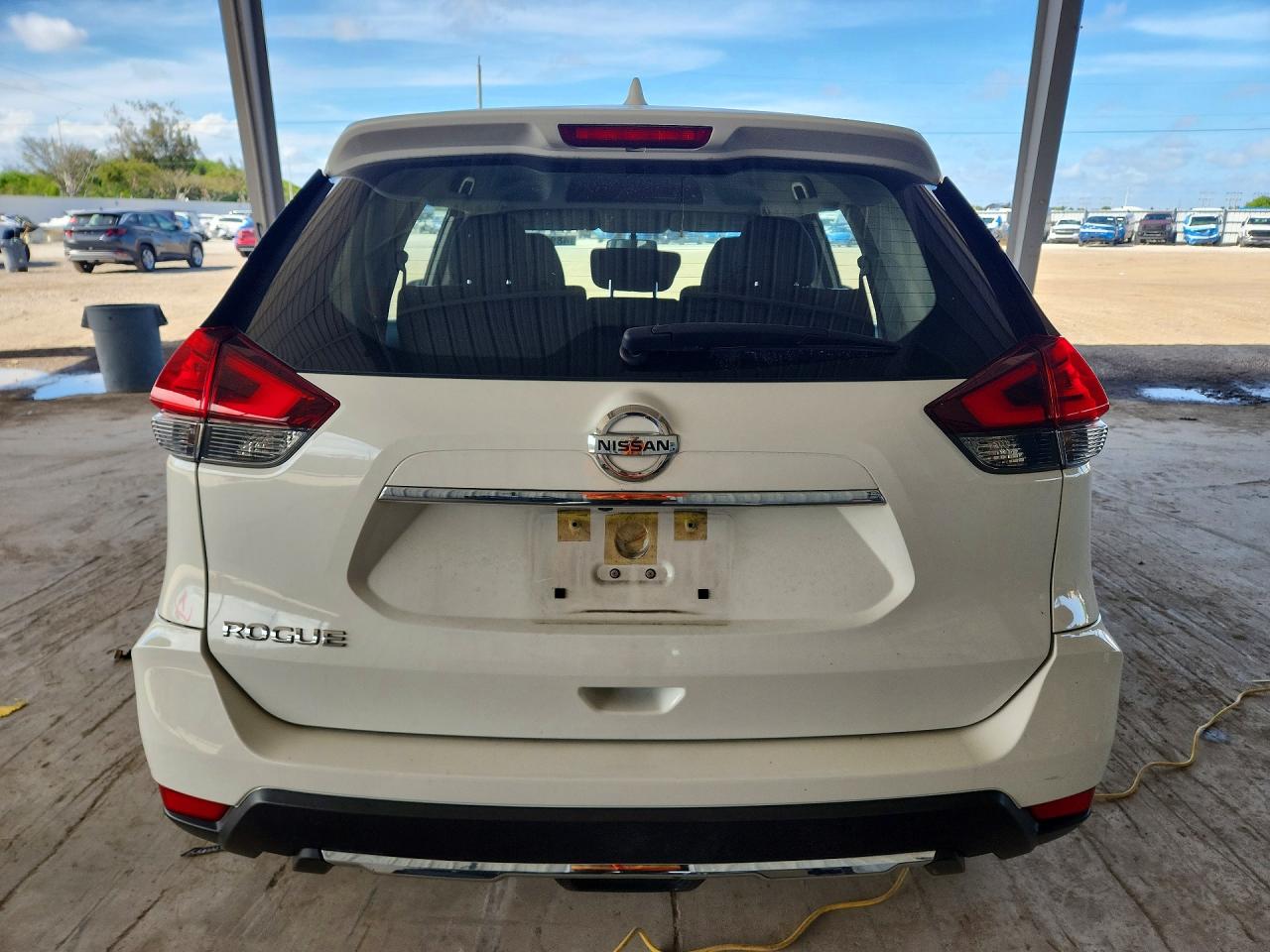 2017 NISSAN ROGUE S photo 11