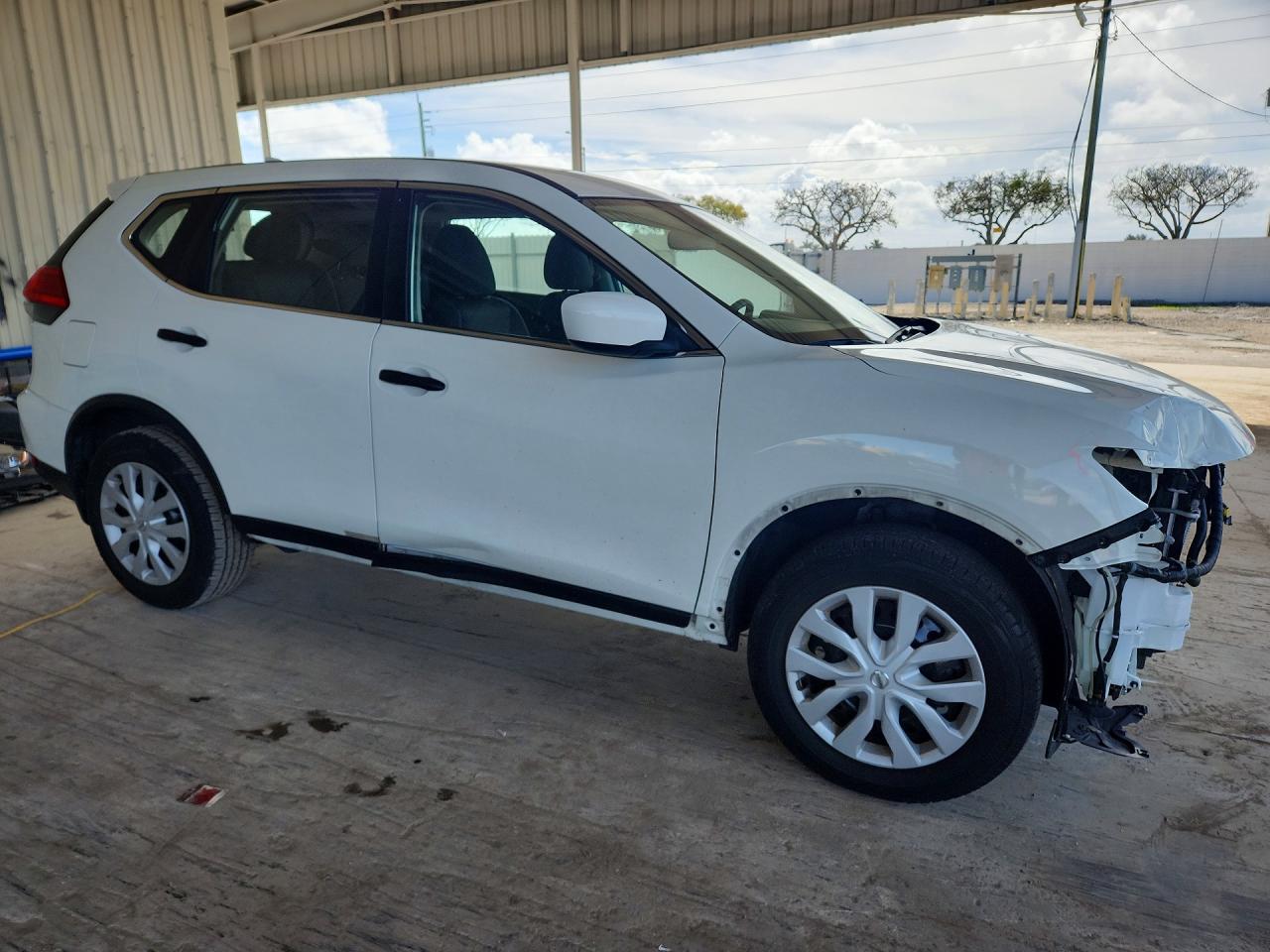2017 NISSAN ROGUE S photo 7