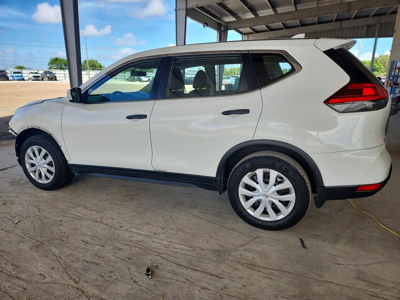 2017 NISSAN ROGUE S photo 3