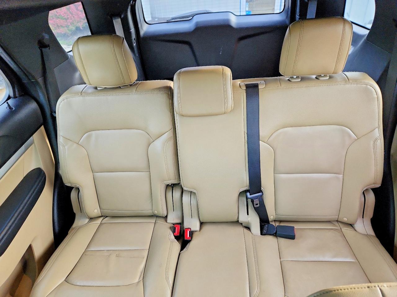 2016 FORD EXPLORER XLT photo 10