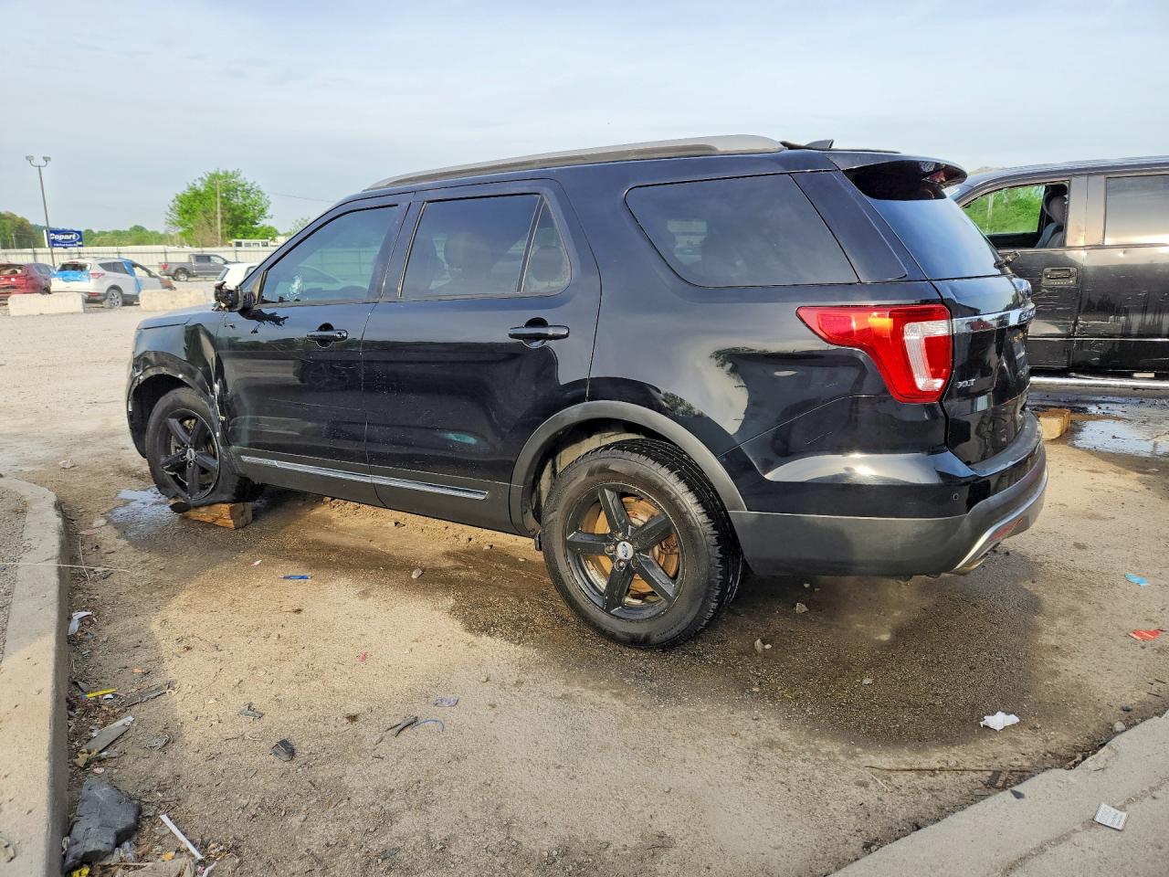 2016 FORD EXPLORER XLT photo 2