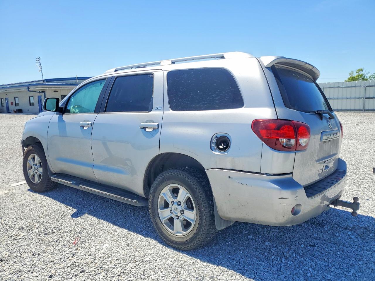 2018 TOYOTA SEQUOIA SR5 photo 3