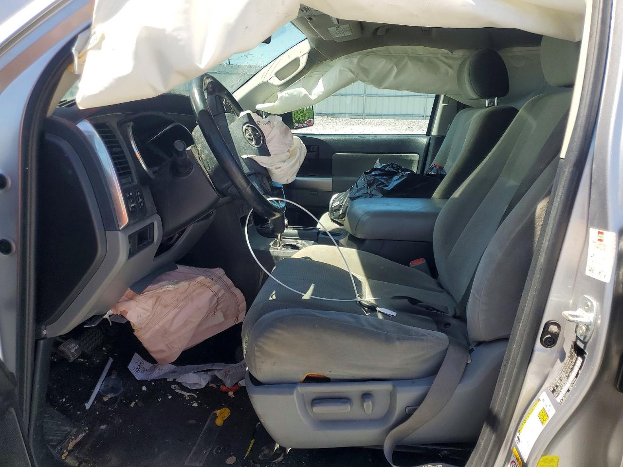 2018 TOYOTA SEQUOIA SR5 photo 13