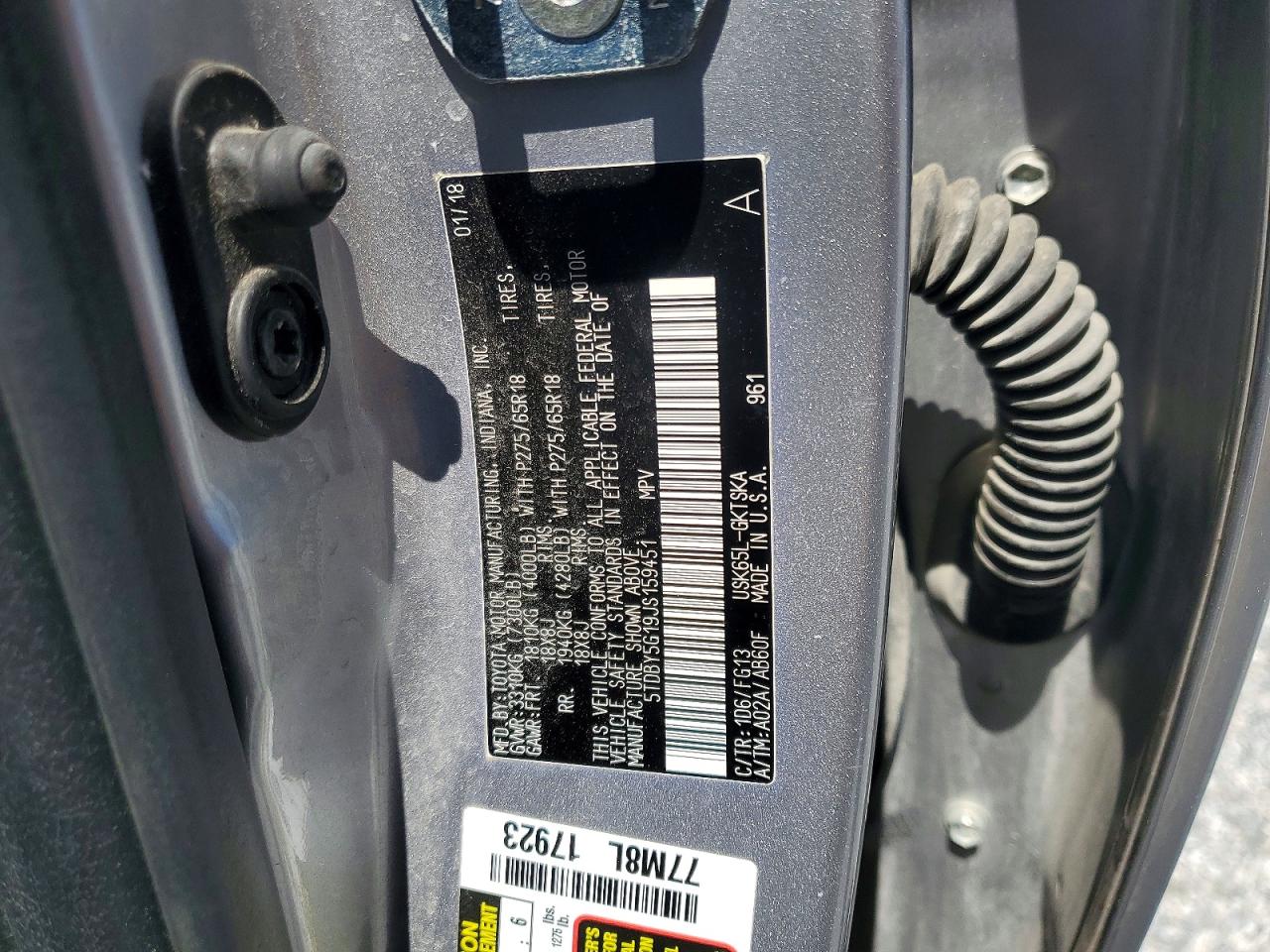 2018 TOYOTA SEQUOIA SR5 photo 25