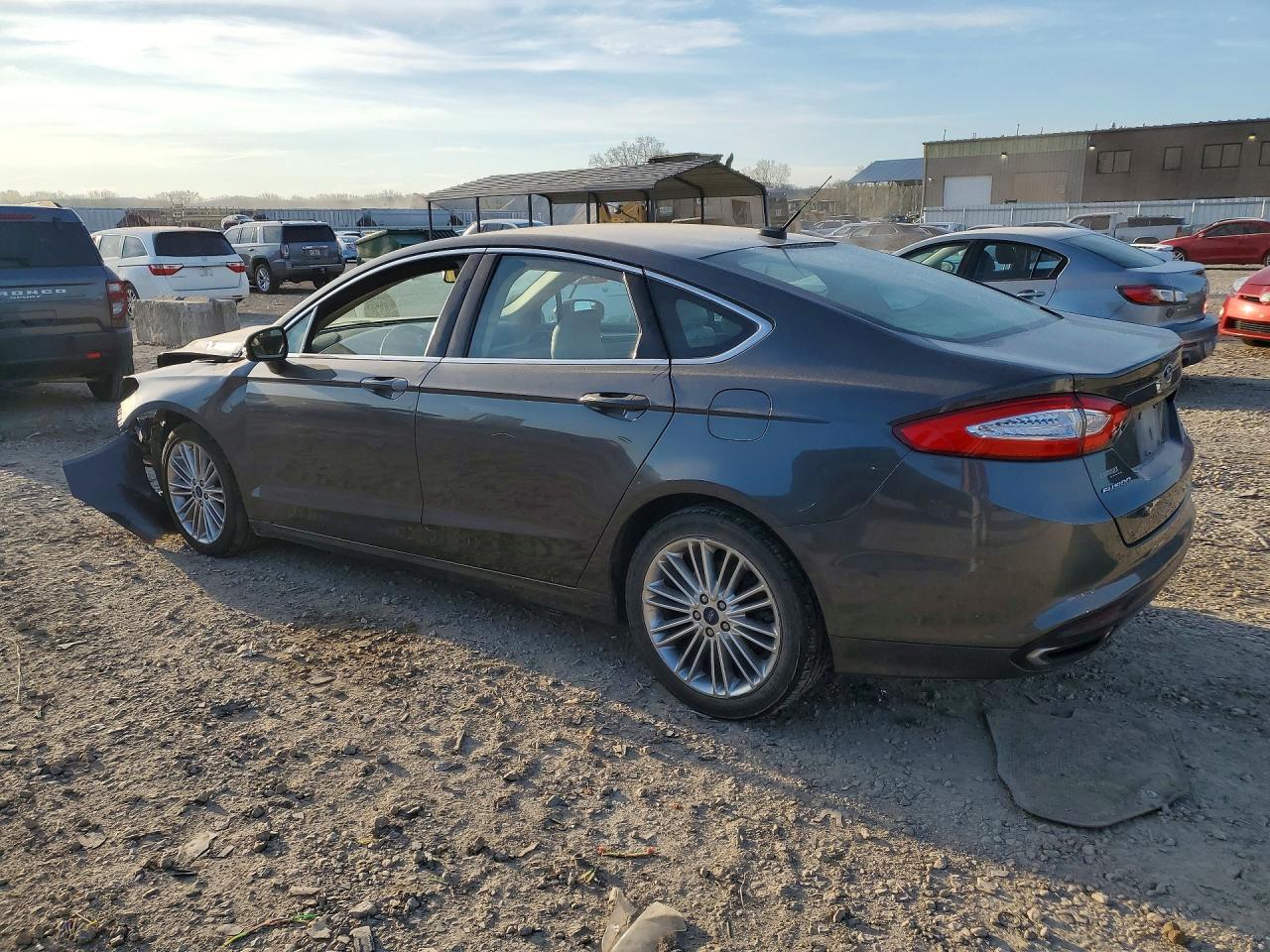 2015 FORD FUSION SE photo 2