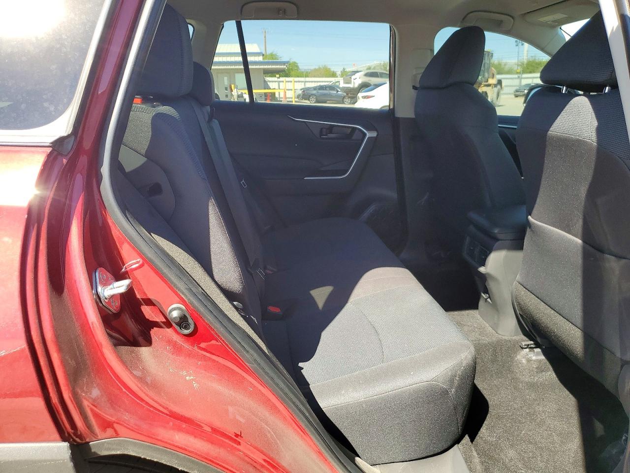 2025 TOYOTA RAV4 LE photo 21