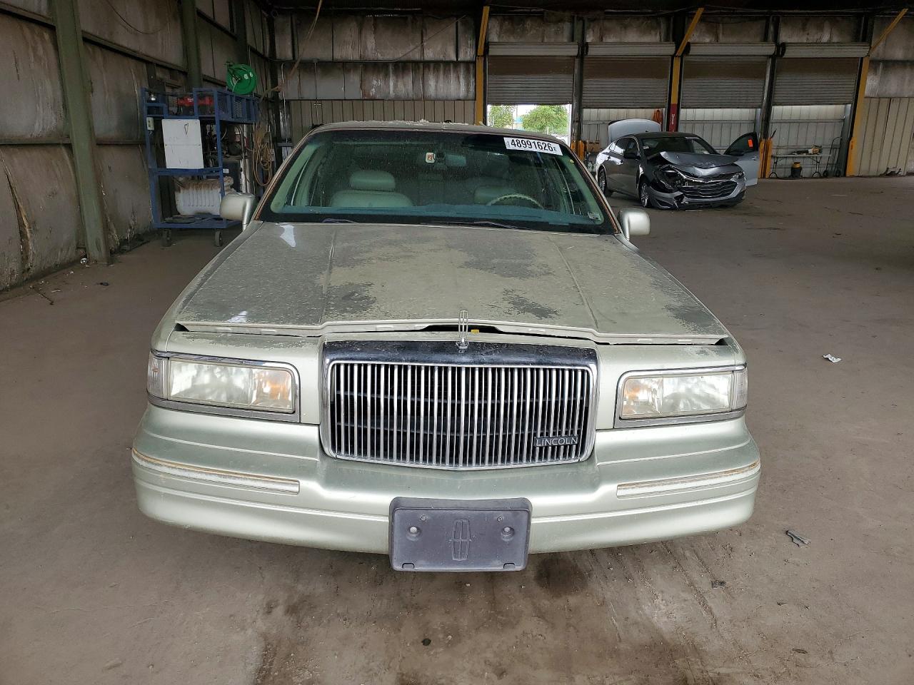 1997 LINCOLN TOWN CAR SIGNATURE photo 5