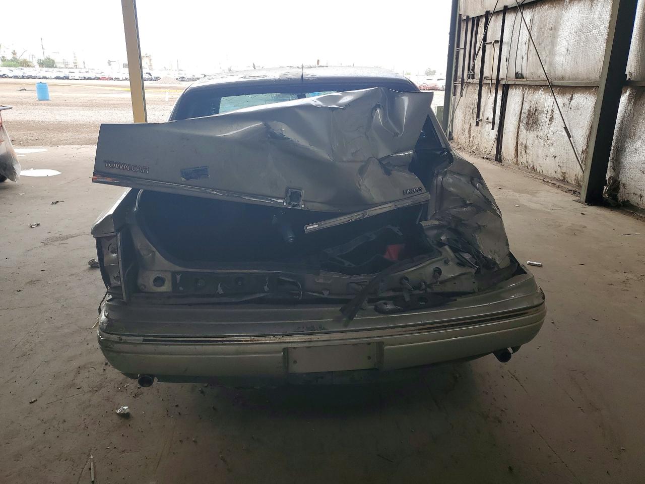 1997 LINCOLN TOWN CAR SIGNATURE photo 6