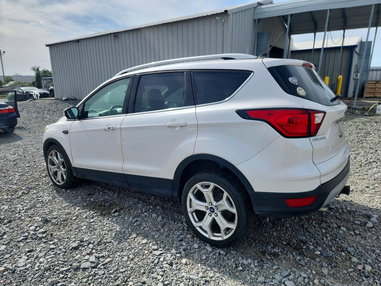 2019 FORD ESCAPE TITANIUM photo 4