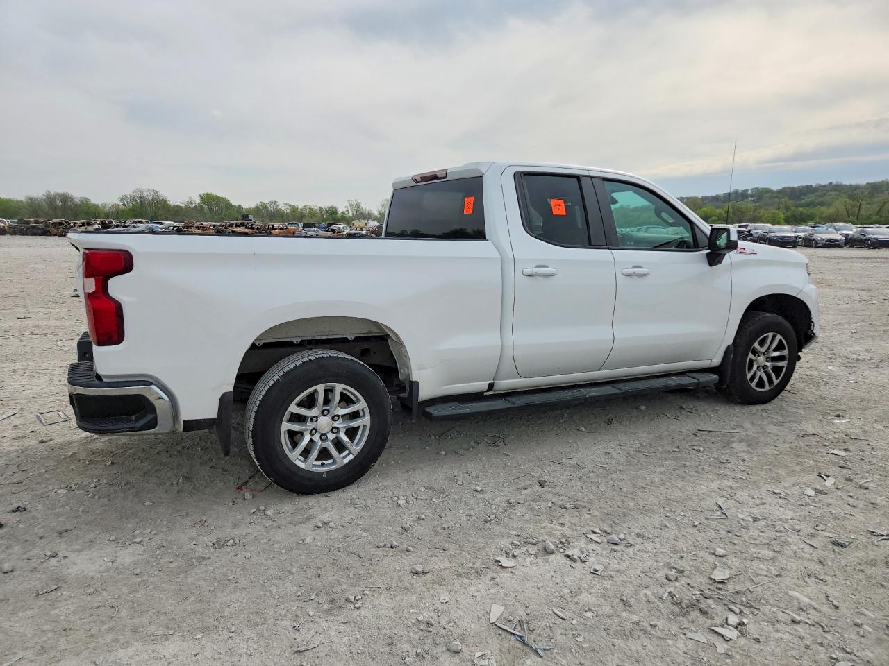 2019 CHEVROLET SILVERADO K1500 LT photo 5