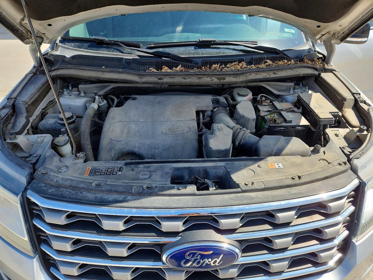 2017 FORD EXPLORER XLT photo 23
