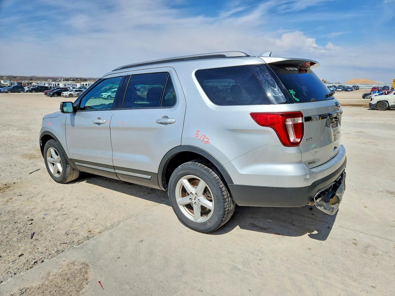 2017 FORD EXPLORER XLT photo 3