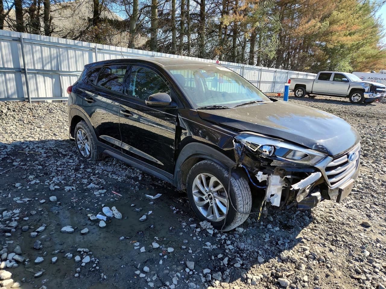 2018 HYUNDAI TUCSON SE photo 4