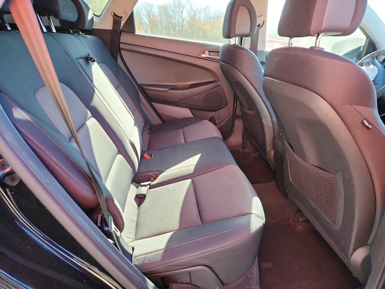 2018 HYUNDAI TUCSON SE photo 11