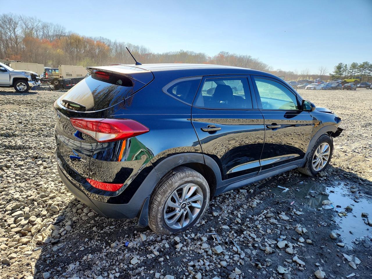 2018 HYUNDAI TUCSON SE photo 3