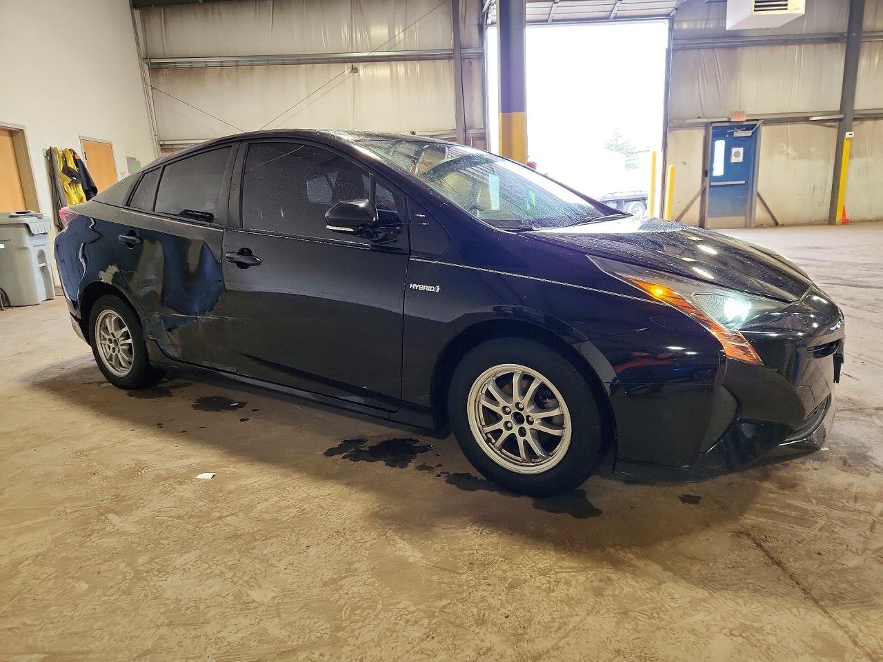 2016 TOYOTA PRIUS TWO ECO photo 7