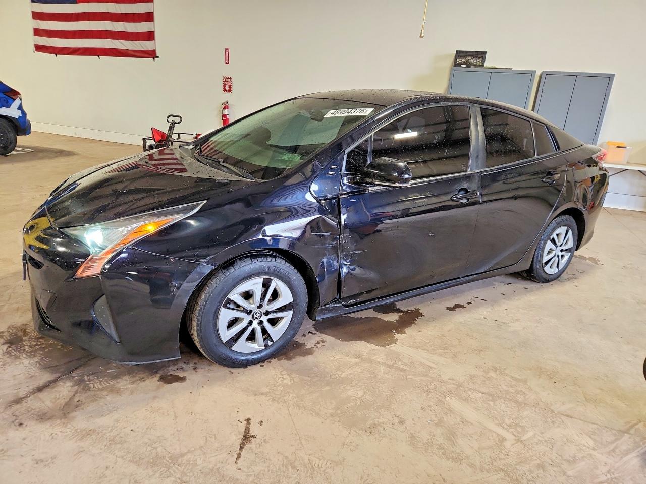 2016 TOYOTA PRIUS