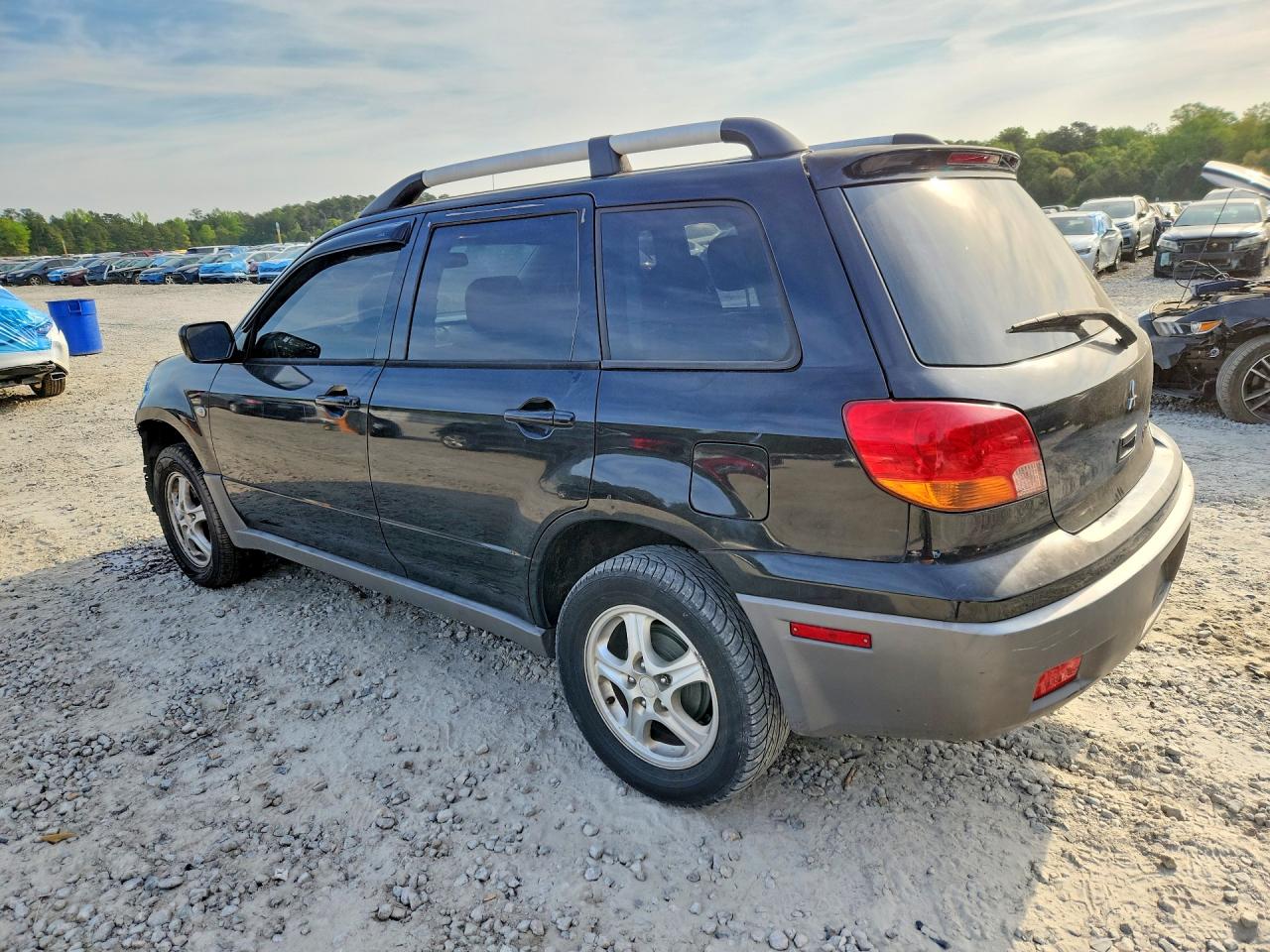 2003 MITSUBISHI OUTLANDER LS photo 3