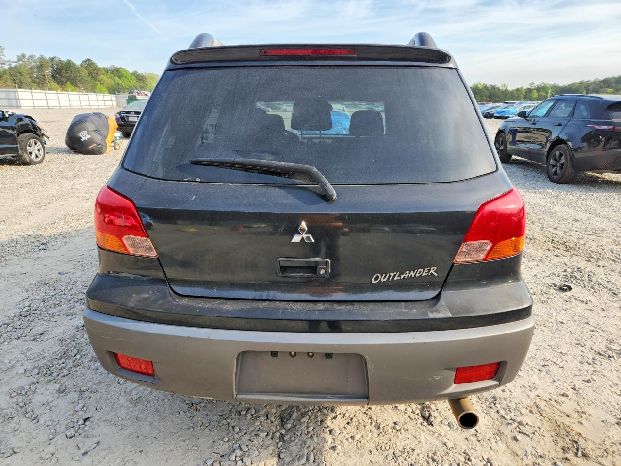 2003 MITSUBISHI OUTLANDER LS photo 11