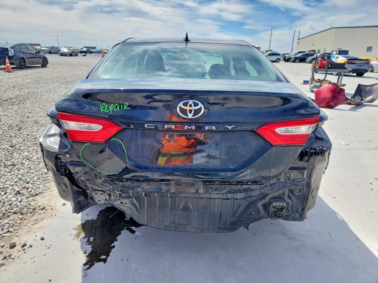 2020 TOYOTA CAMRY LE photo 16