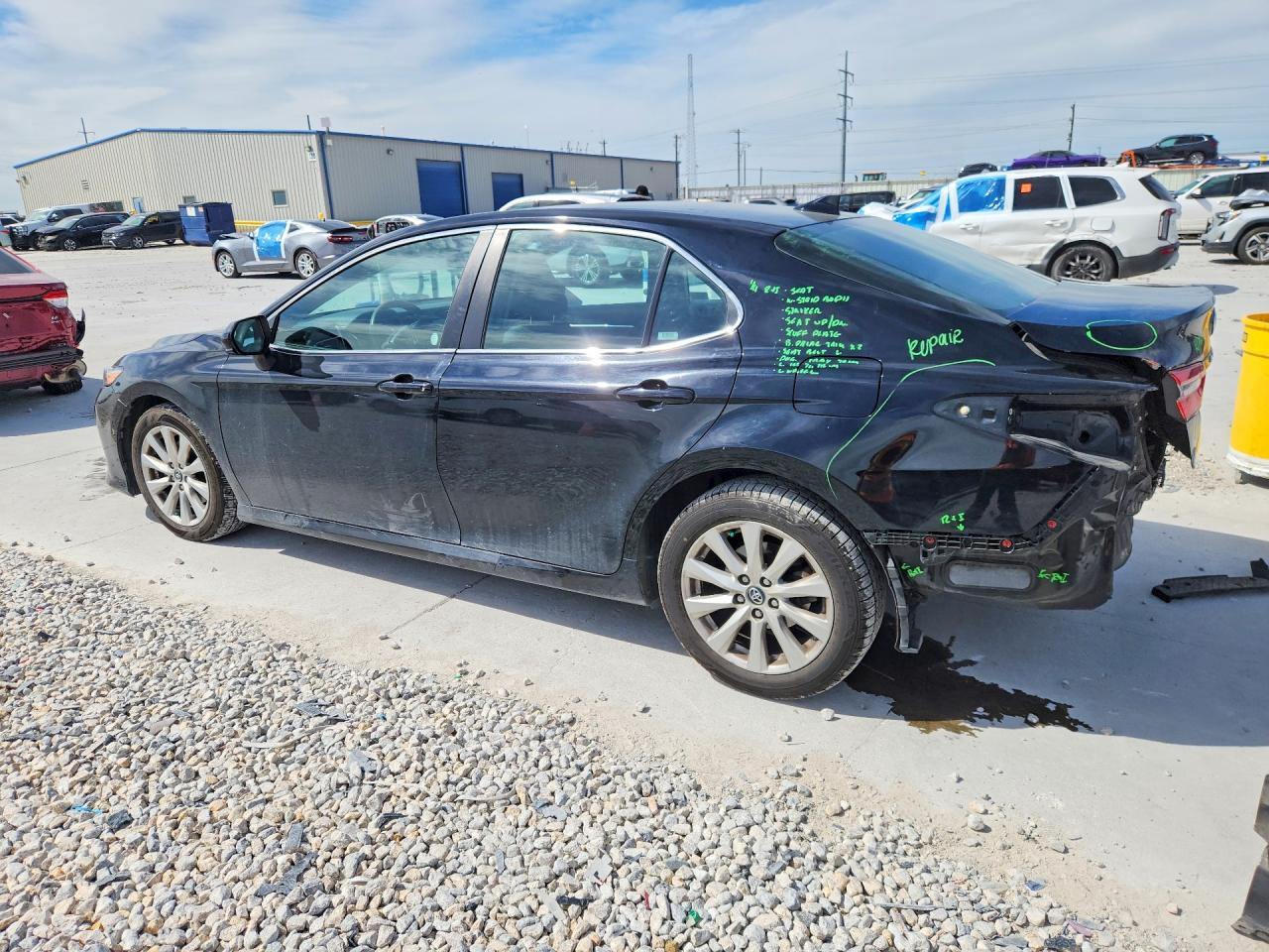 2020 TOYOTA CAMRY LE photo 4