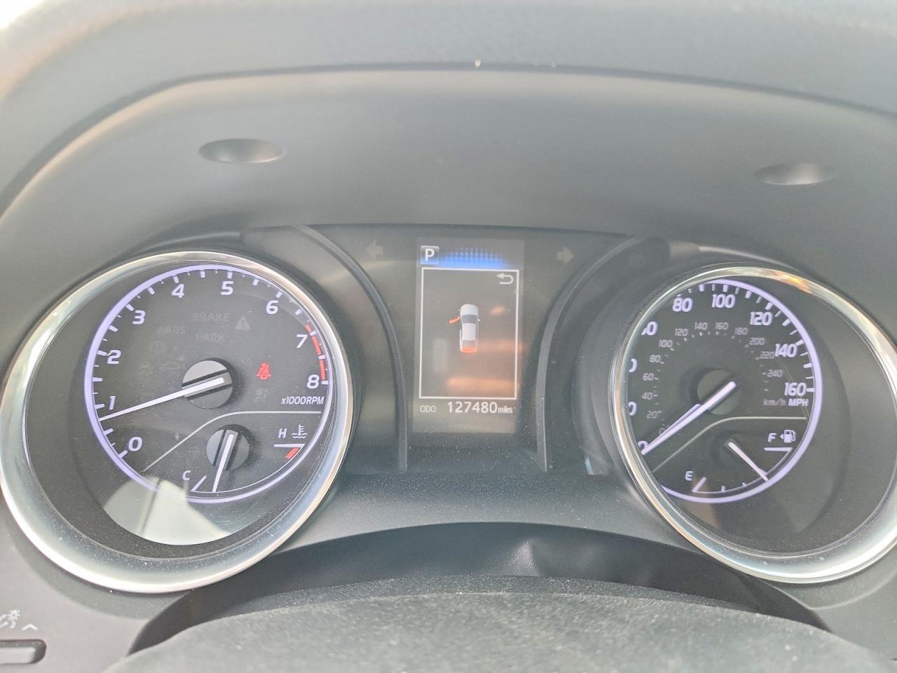 2020 TOYOTA CAMRY LE photo 25