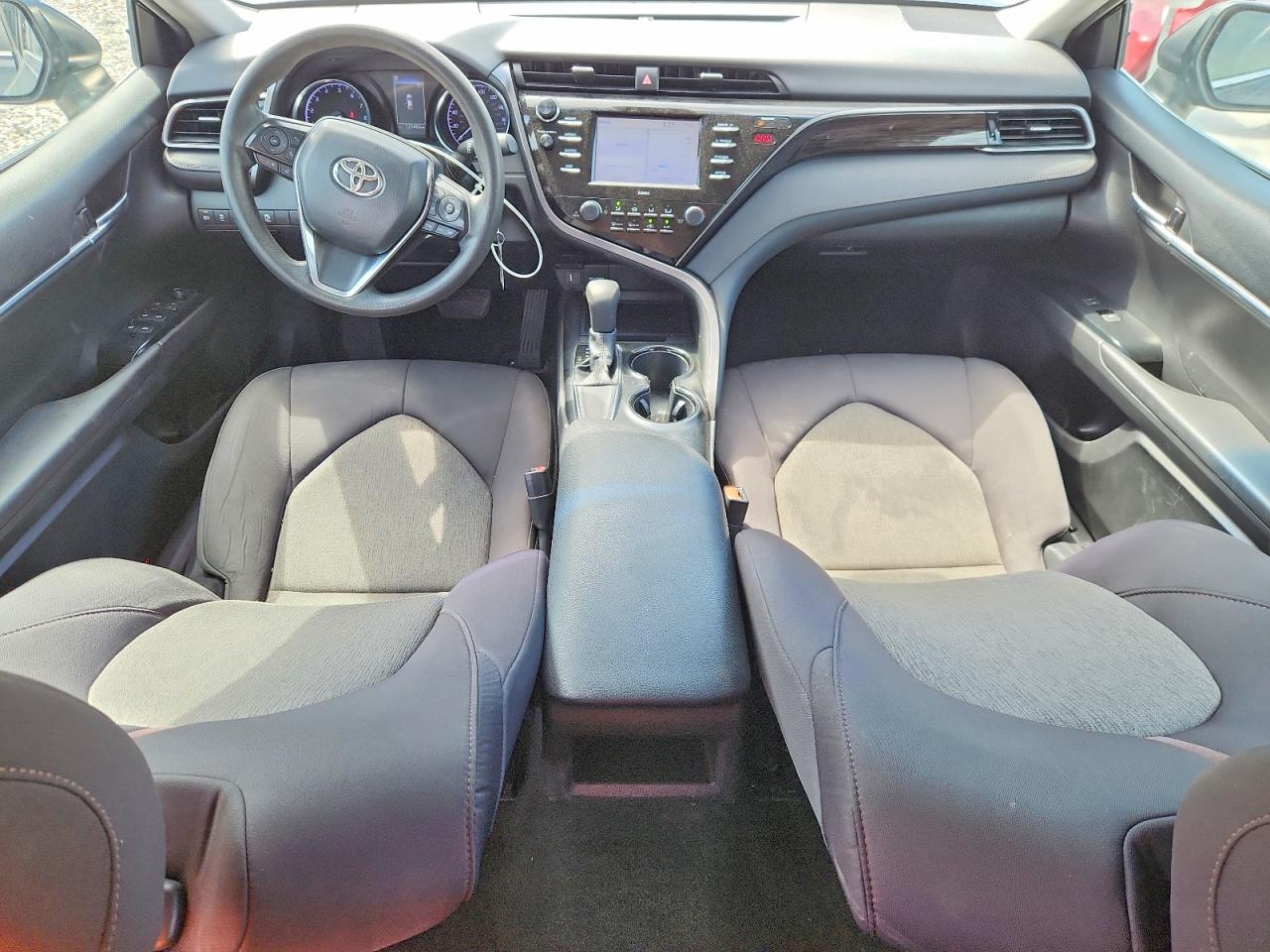 2020 TOYOTA CAMRY LE photo 22