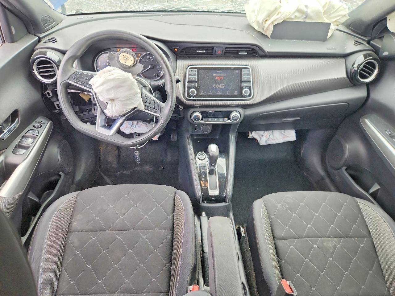 2020 NISSAN KICKS SV photo 22