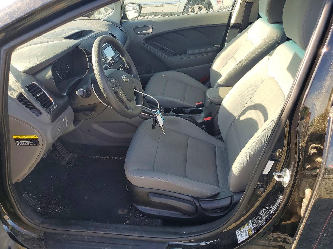 2017 KIA FORTE LX photo 19