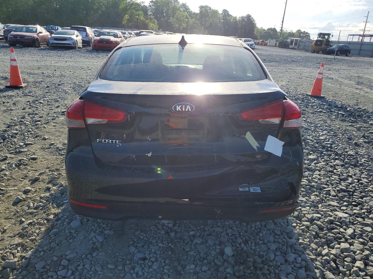 2017 KIA FORTE LX photo 16