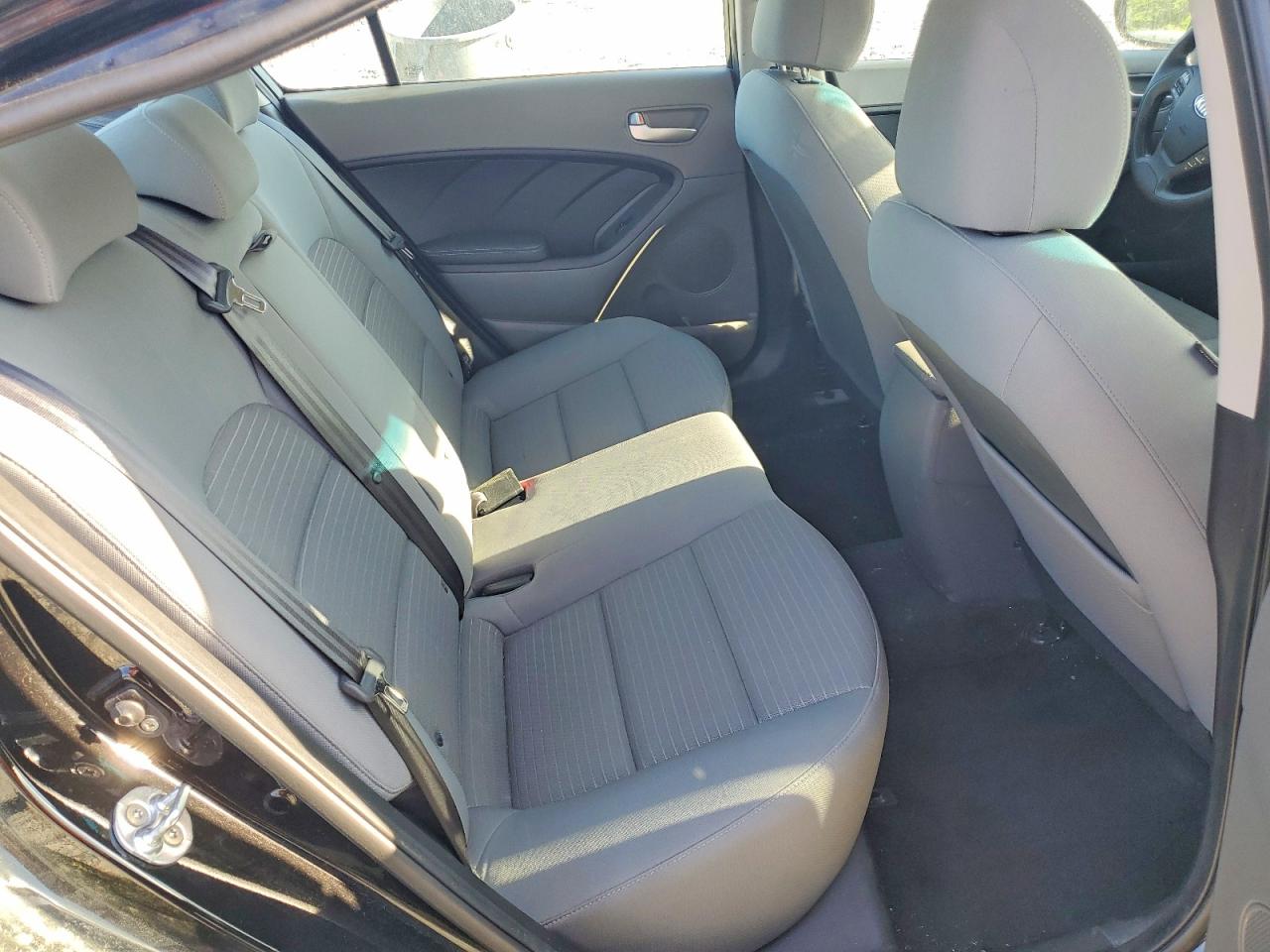 2017 KIA FORTE LX photo 28
