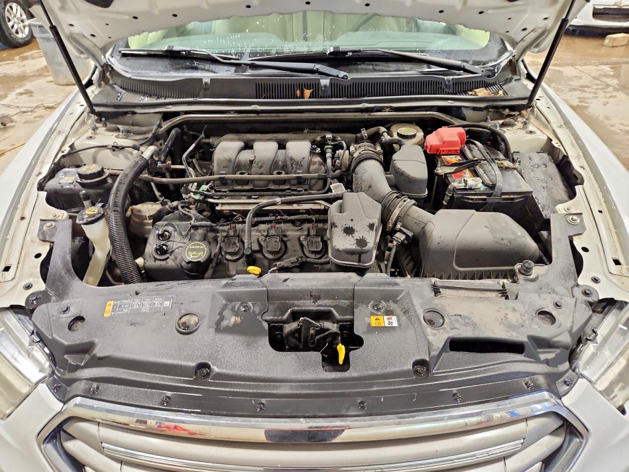 2015 FORD TAURUS SEL photo 21