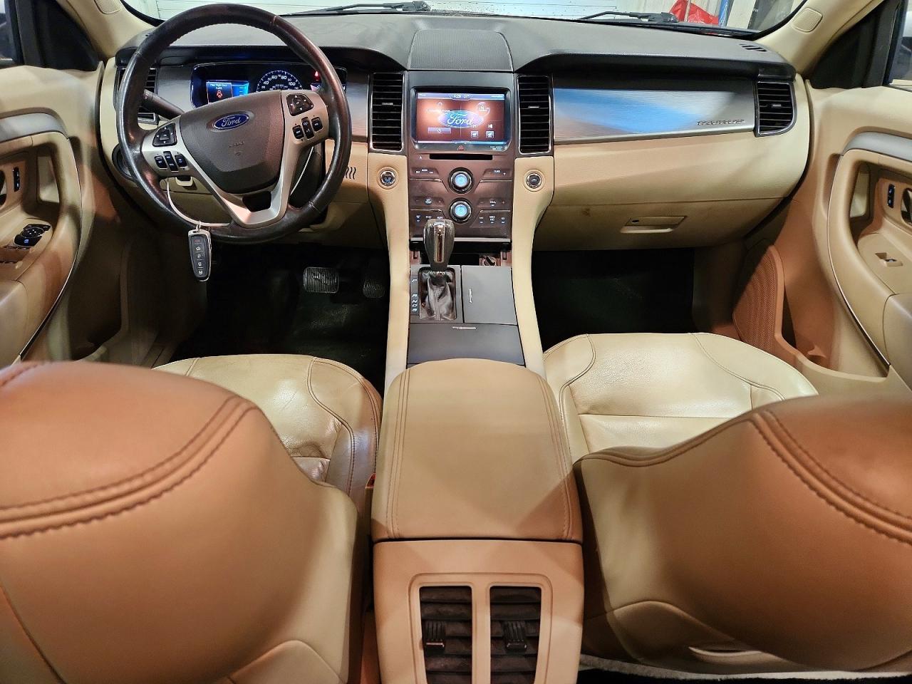 2015 FORD TAURUS SEL photo 15