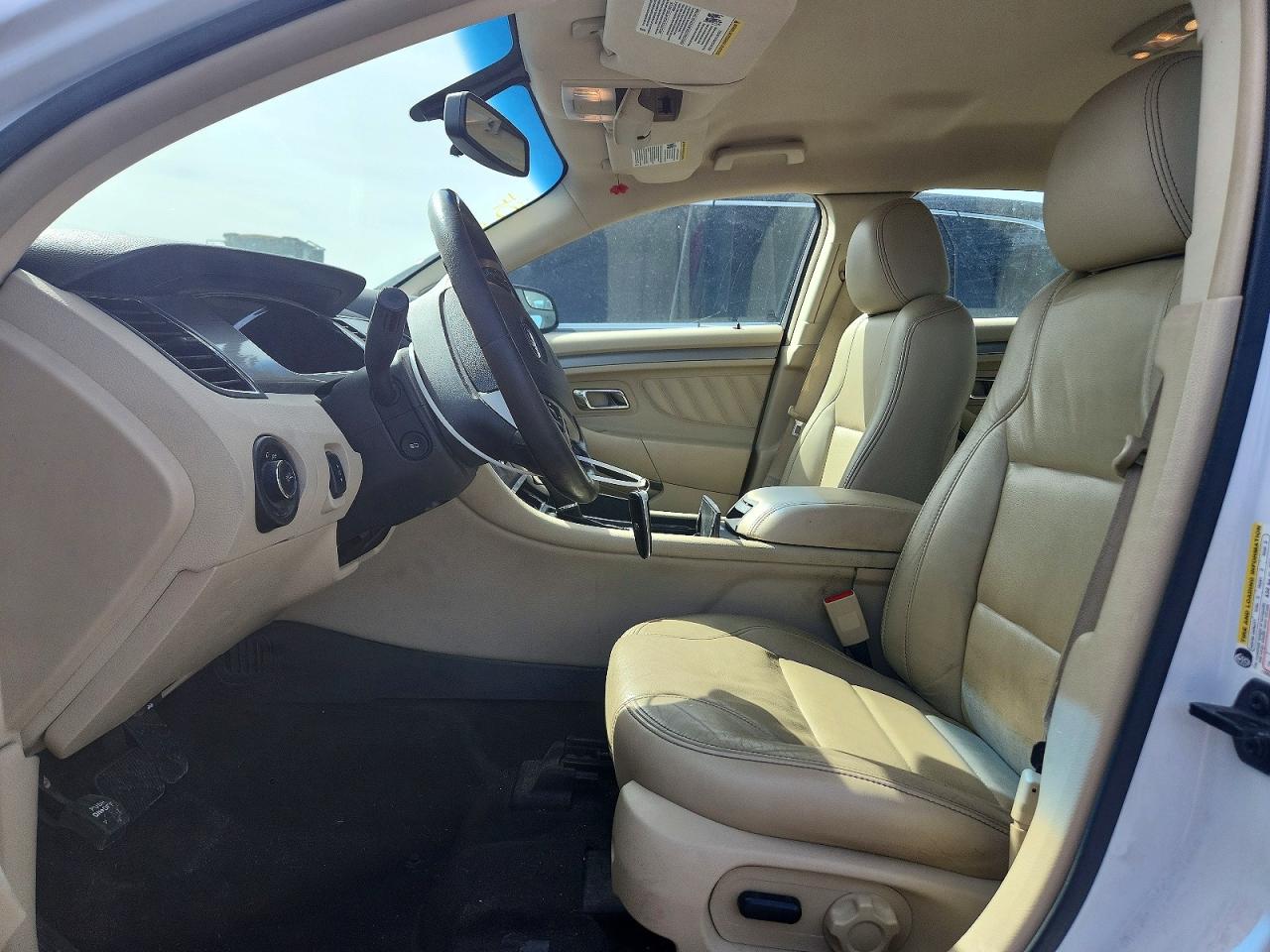 2015 FORD TAURUS SEL photo 13