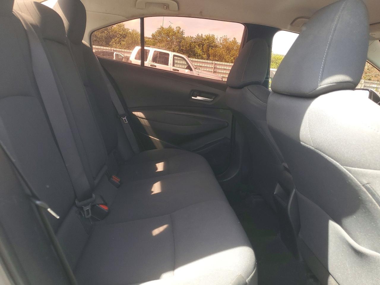 2020 TOYOTA COROLLA LE photo 28