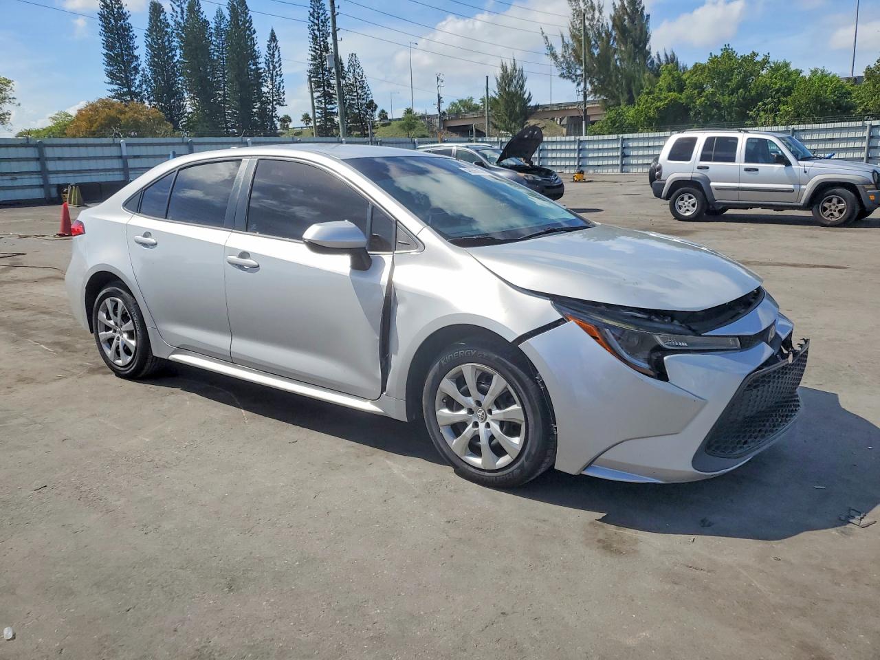 2020 TOYOTA COROLLA LE photo 10