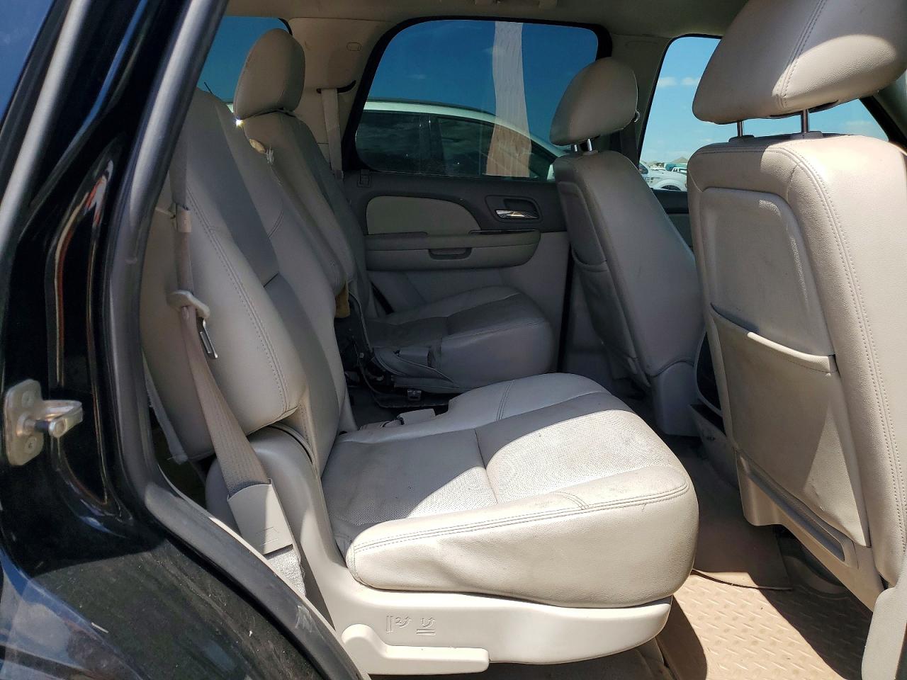 2011 CHEVROLET TAHOE C1500 LTZ photo 19