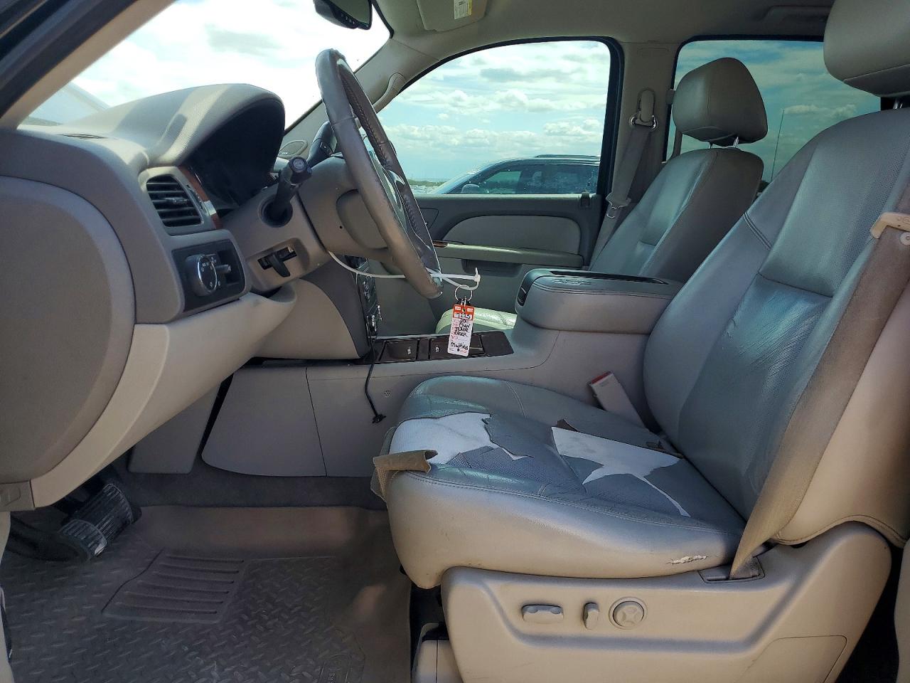 2011 CHEVROLET TAHOE C1500 LTZ photo 13