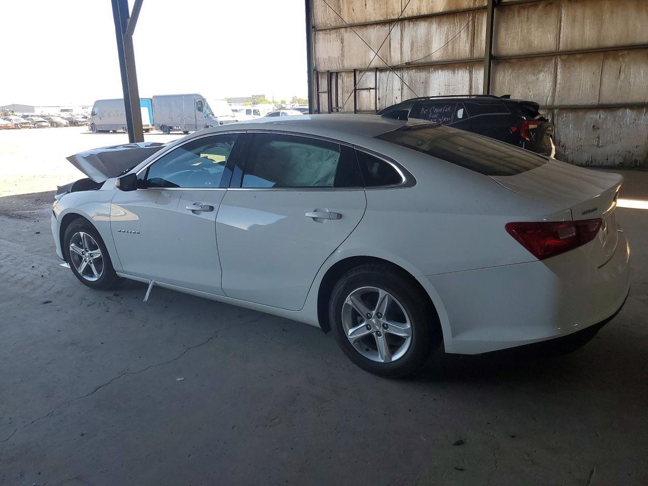 2024 CHEVROLET MALIBU LS photo 3